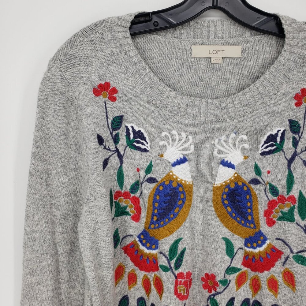 LOFT Gray Sweater with Colorful Bird Design - Picture 4 of 9